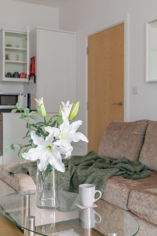 1 Bed Apartment - Redhill Central, Surrey, Gatwick #2 Exterior foto